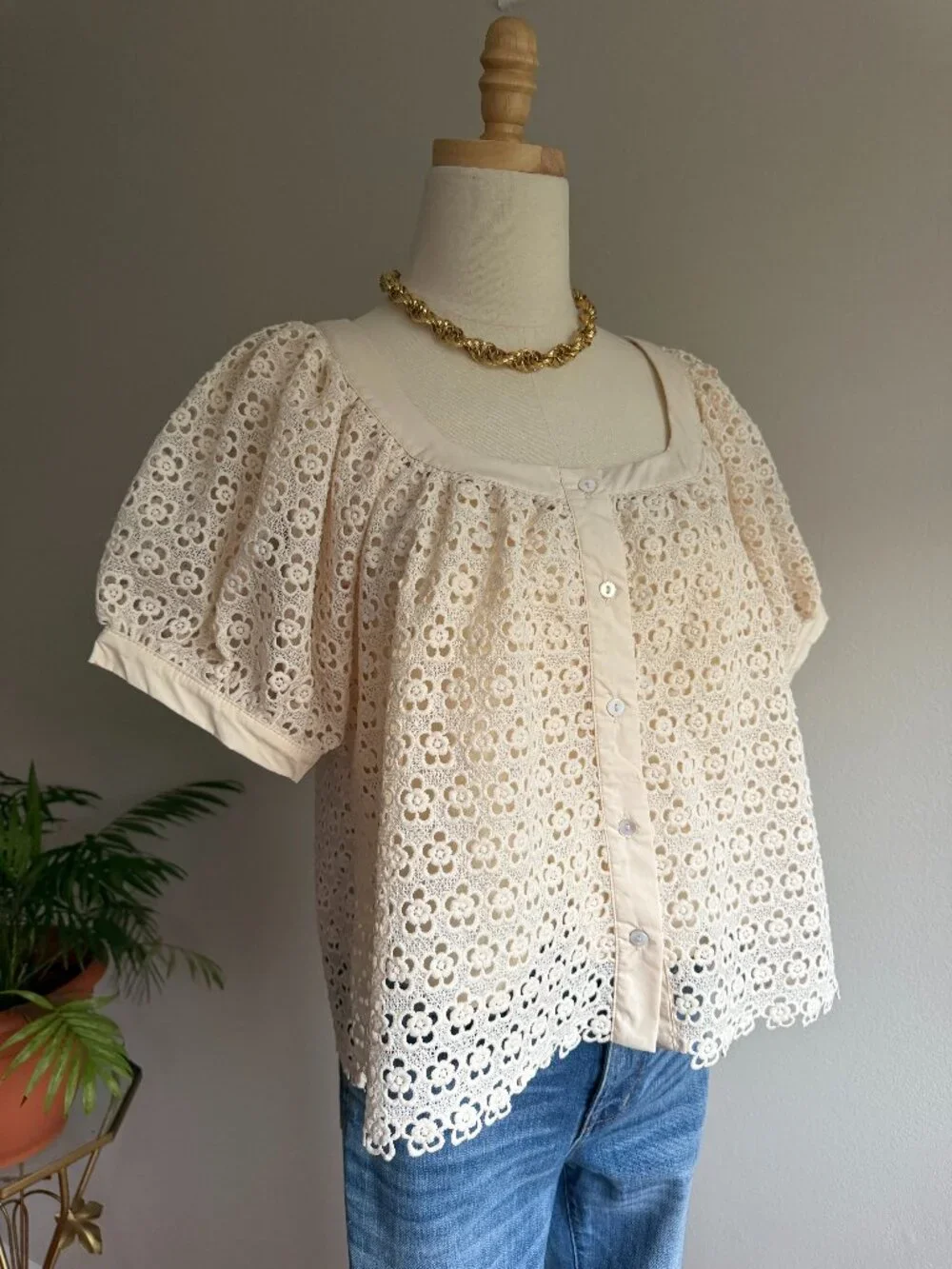 NEVER WORN Anthropologie Ivory Puff-sleeve Lace Blouse